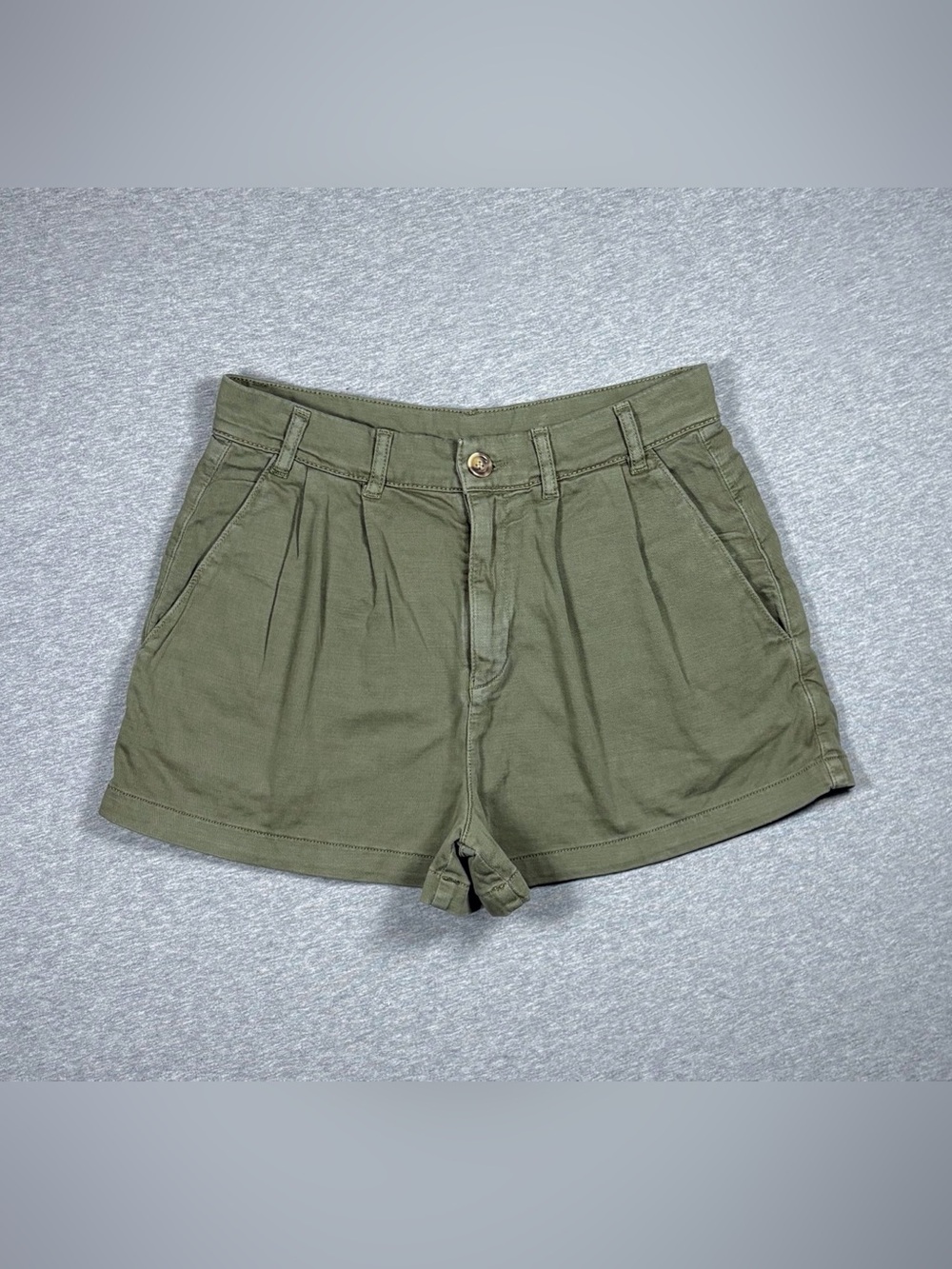 Free People Billie Chino Shorts Olive Green Pleated Slash Pockets Womens Size 6